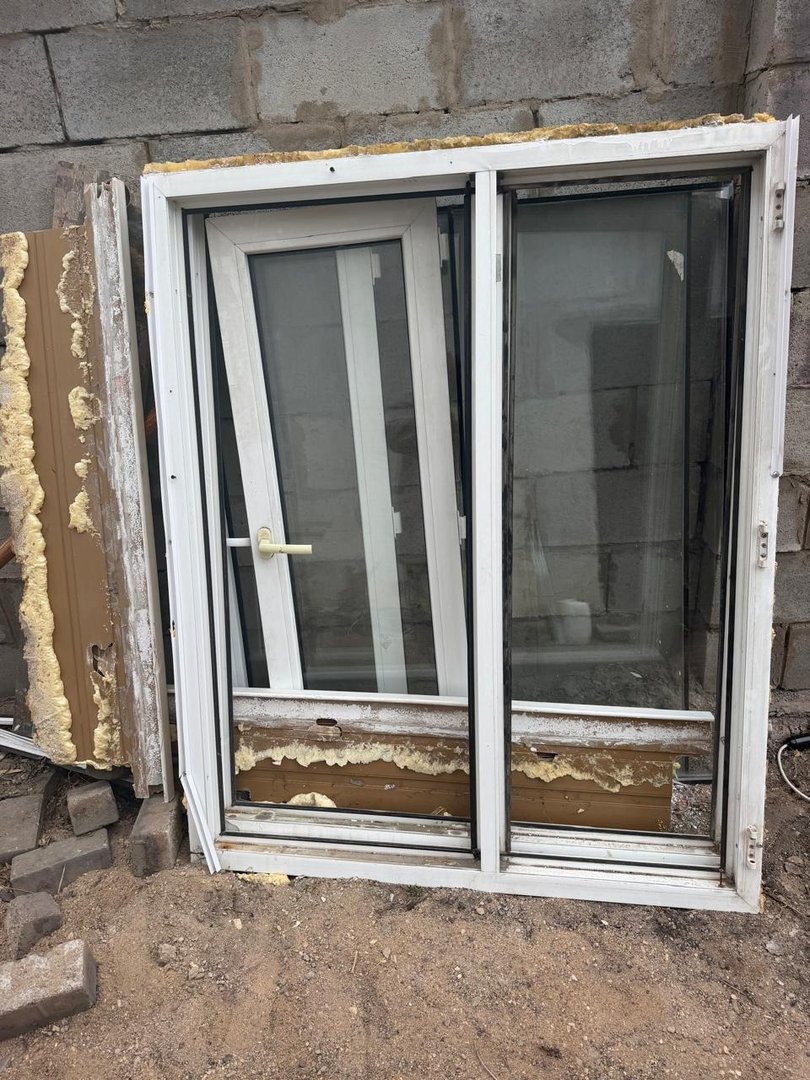 Продам 2 пластиковых окна 115×140